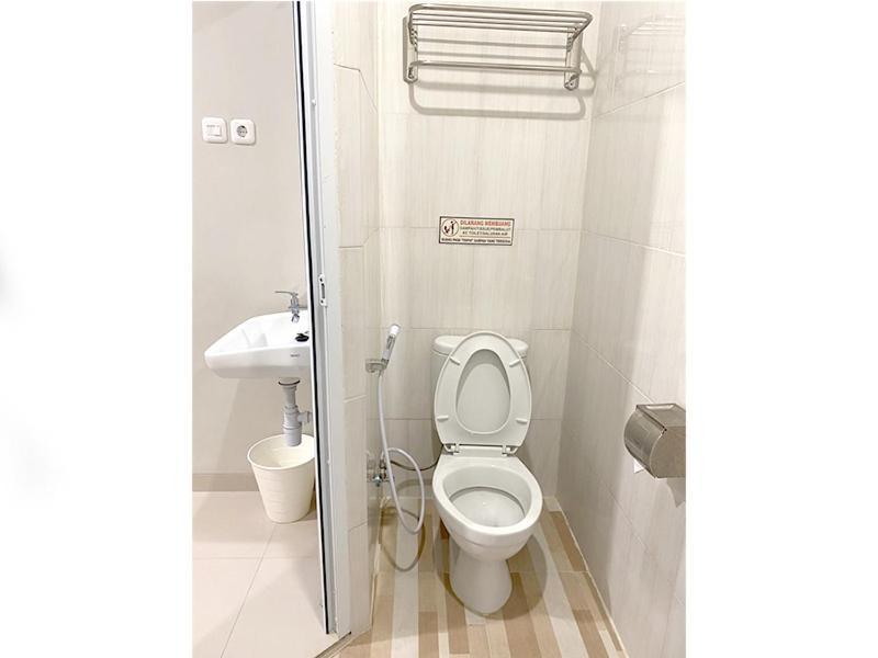 Oyo 2816 Privato Suite Kembaran Exterior foto