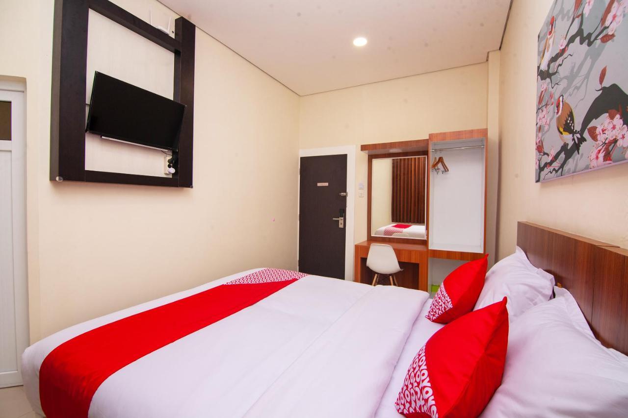 Oyo 2816 Privato Suite Kembaran Exterior foto